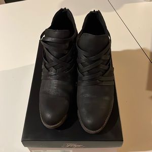 Black boots by Fergie